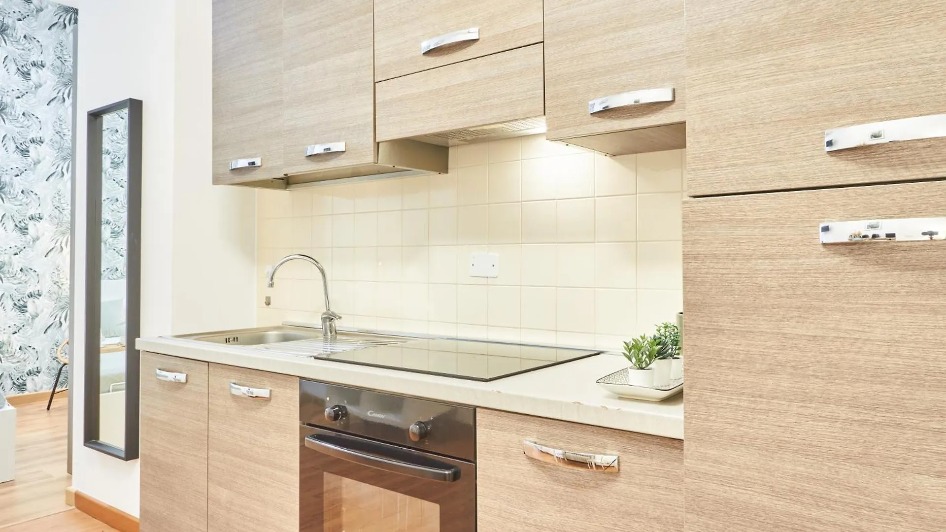 Easylife - Accogliente Monolocale Con Arredamento Minimal In Zona Stazione Centrale Milan Apartment