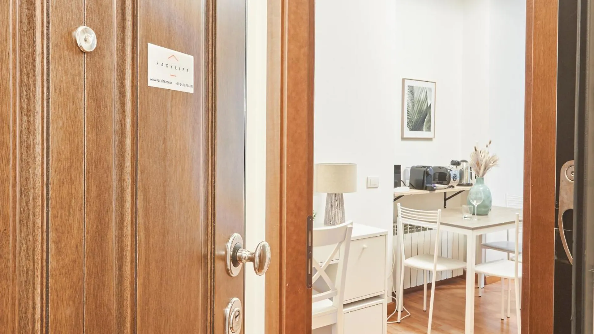 Easylife - Accogliente Monolocale Con Arredamento Minimal In Zona Stazione Centrale Milan Apartment