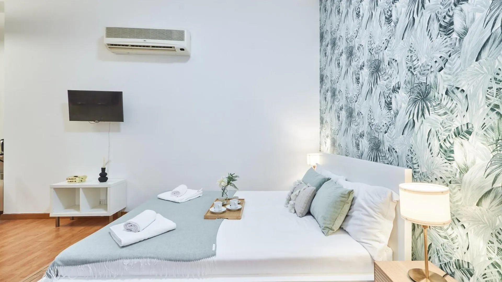 Easylife - Accogliente Monolocale Con Arredamento Minimal In Zona Stazione Centrale Milan 0*,  Italy